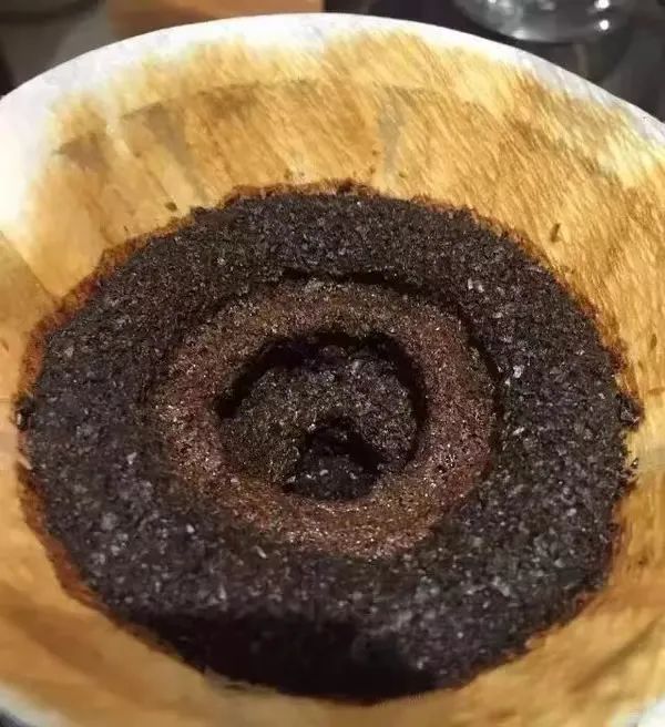 手冲咖啡技法陨石冲手法特点介绍 深烘浓苦咖啡豆怎么冲？