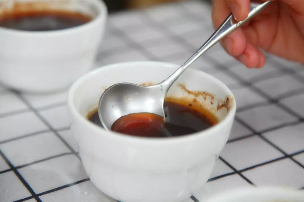 咖啡袋上的排气阀有什么用？排气阀能挤气闻香吗