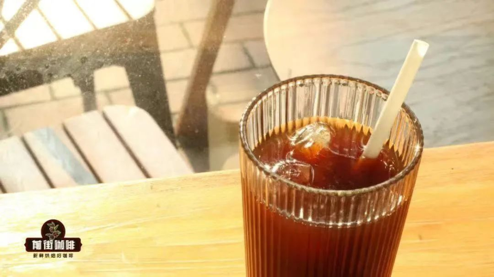 冰美式咖啡不加水喝的是什么？加冰的浓缩咖啡如何制作？风味表现是什么？