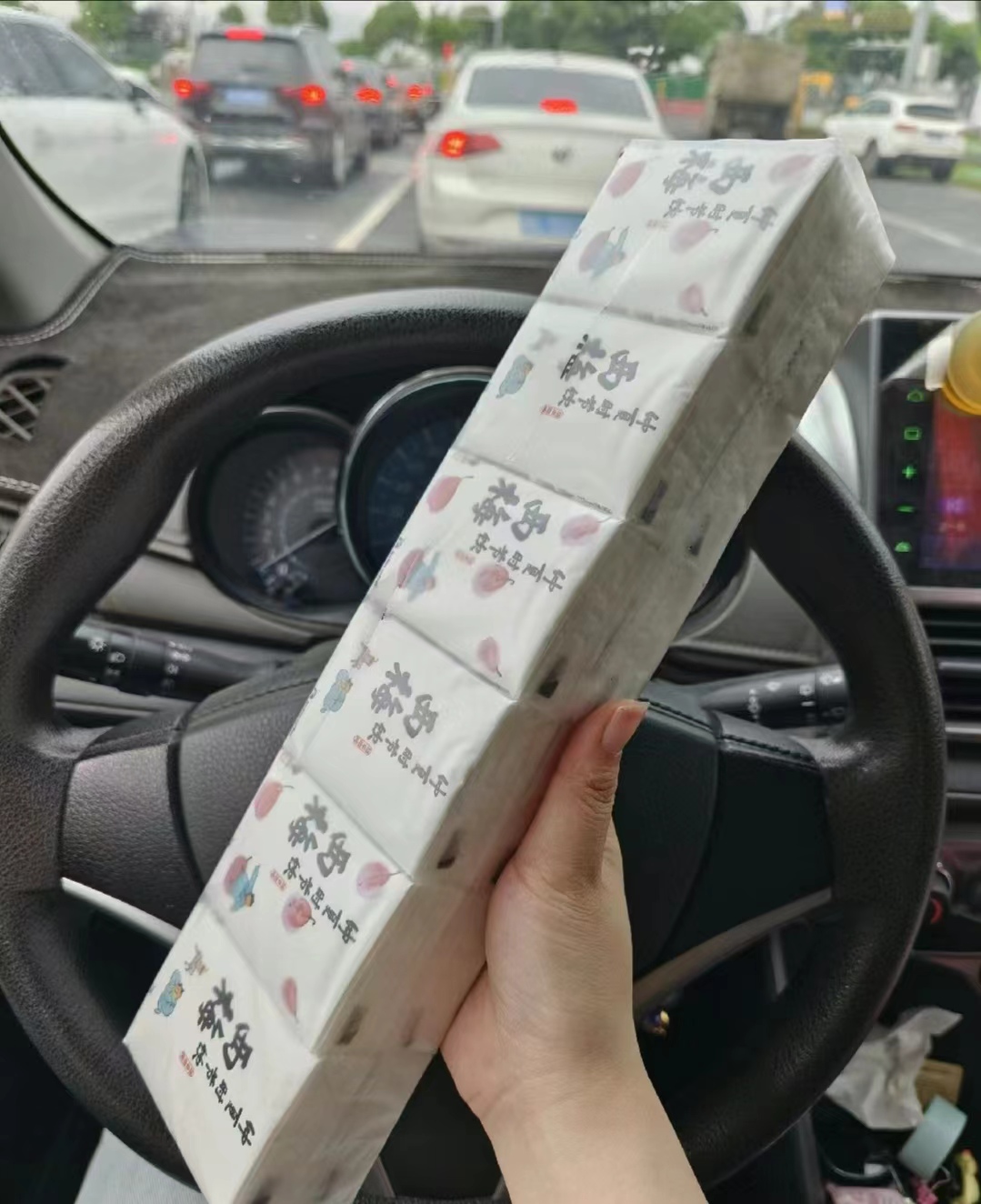 送一条纸巾？瑞幸新品西梅咖啡威力“恐怖如斯”？！