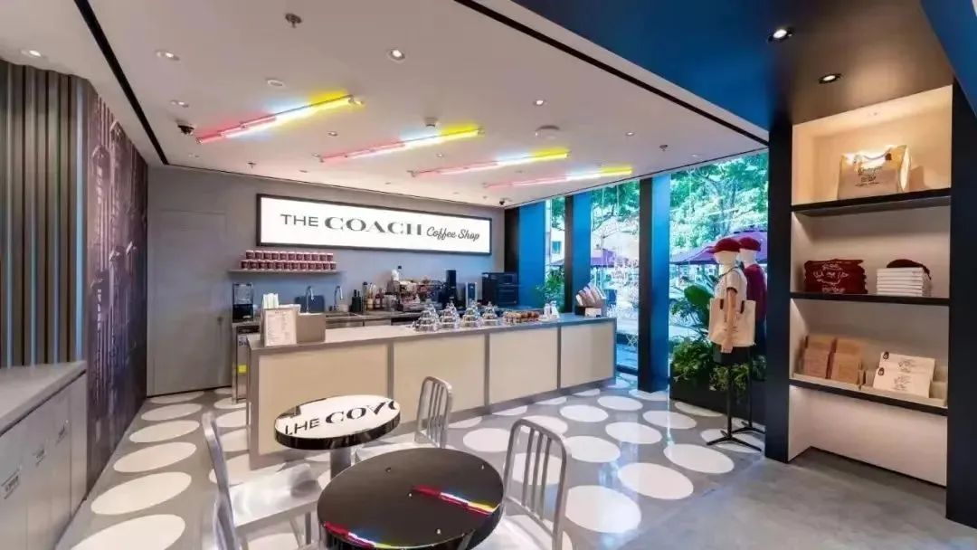 全都搞副业？奢侈品牌蔻驰、迪奥开咖啡店！