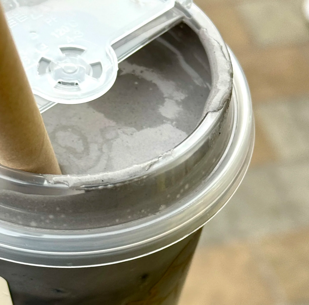 暗黑料理？喜茶推出万圣节限定墨鱼汁奶盖！
