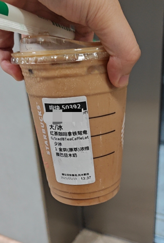 难以置信！星巴克配错货要求顾客送回？！