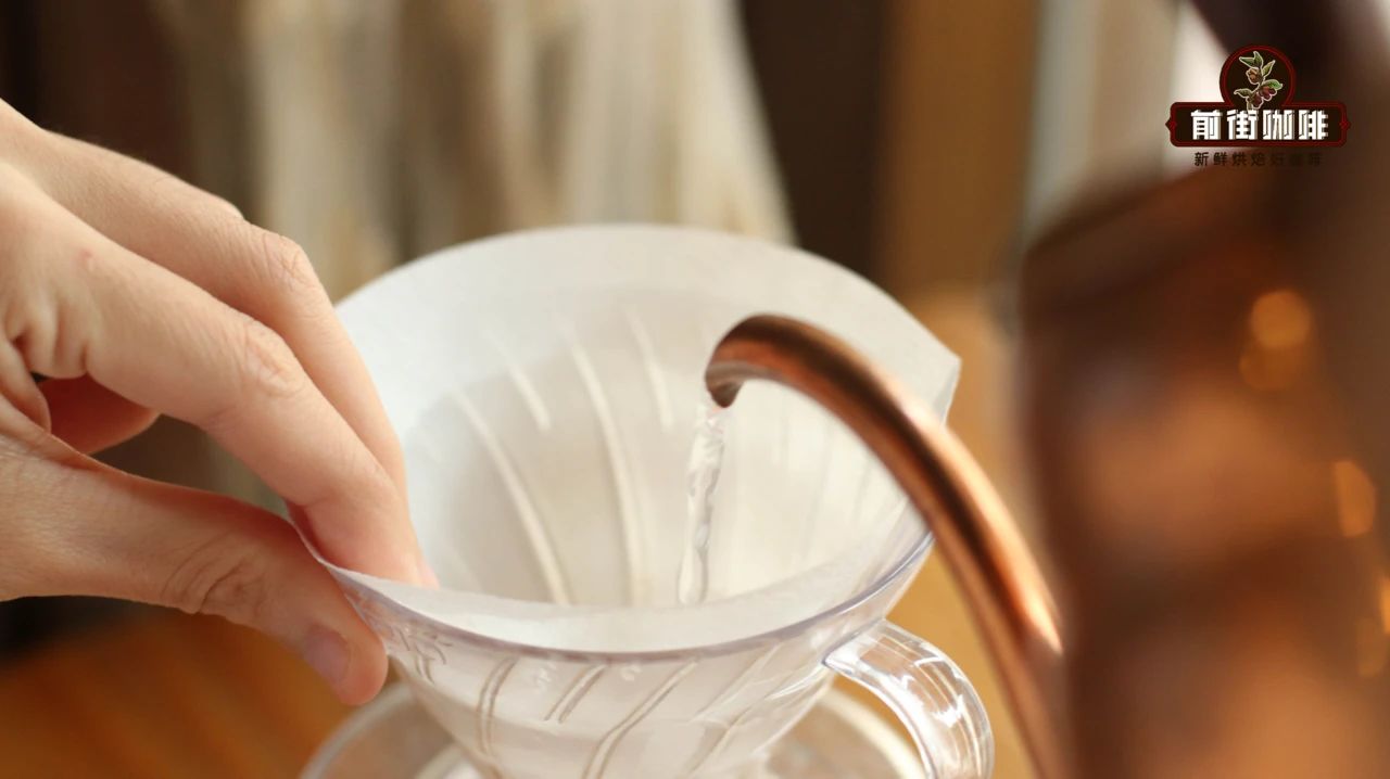 手冲咖啡水温用多少°C最好？为什么咖啡粉结块？冲咖啡要预热滤杯吗？