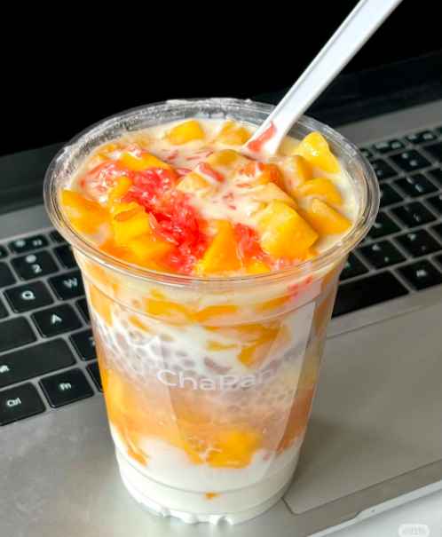 水果小料粥？！茶百道推出「固体杨枝甘露」