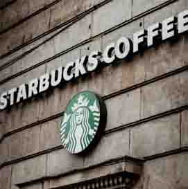 星巴克进军时尚美妆业？！网友：来支冰美式眼霜