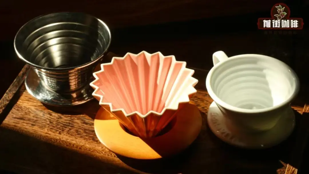 蛋糕滤杯和V60锥形滤杯有什么区别？平底滤杯的冲泡方案优点和缺点是什么？