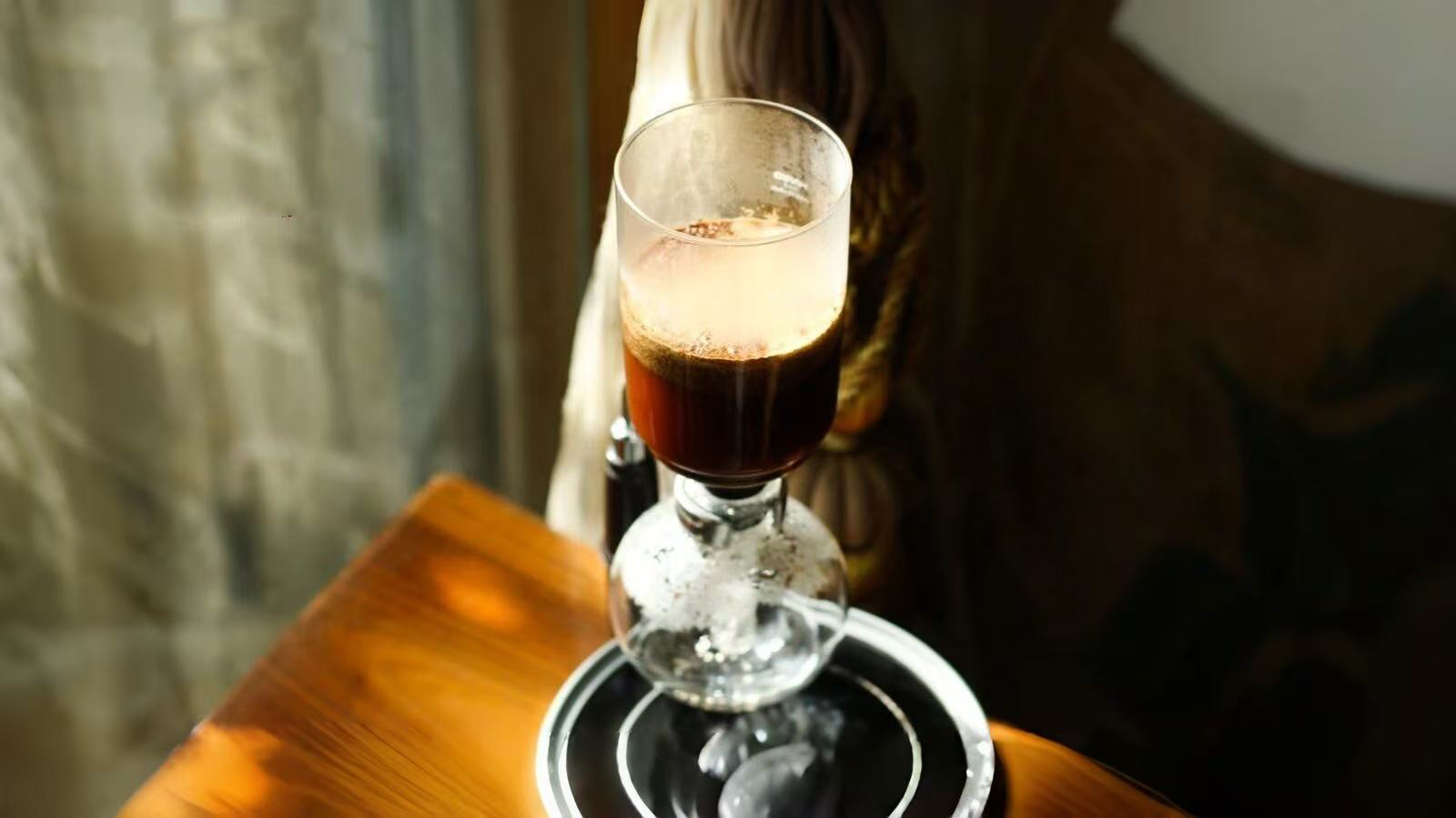 虹吸壶咖啡和手冲咖啡有什么区别？虹吸壶煮咖啡用什么咖啡豆参数水温比例合适？