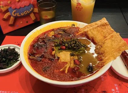 知名奶茶品阿嬷手作一碗螺蛳粉卖55元？！店家：有误会