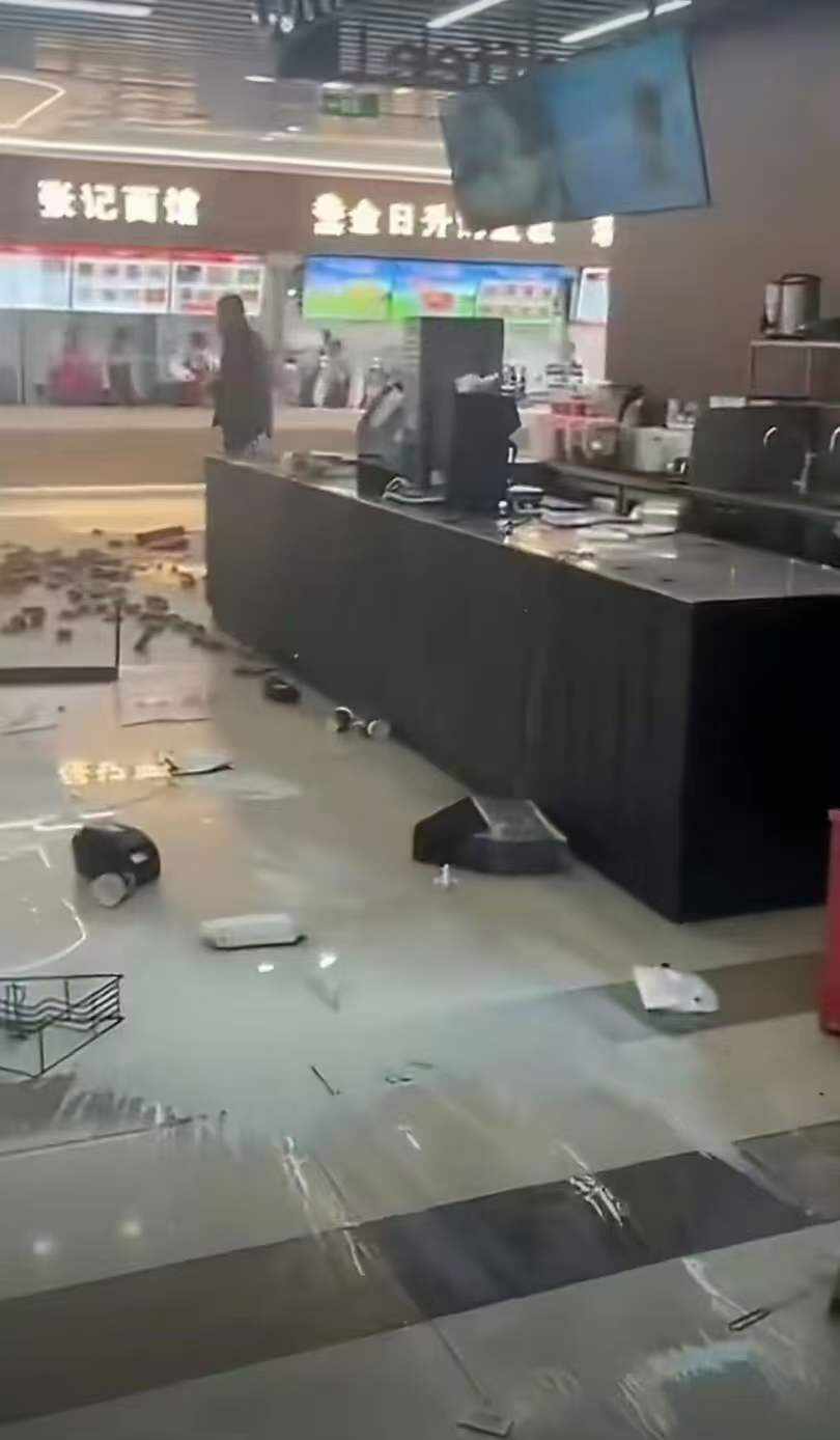 校内食堂一库迪咖啡店被砸！校方：无人受伤
