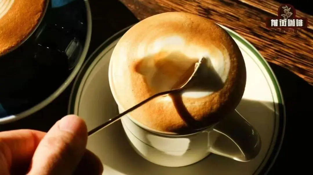 热卡布奇诺和冰卡布奇诺制作步骤分享！法压壶摩卡壶咖啡怎么做卡布奇诺厚奶泡？