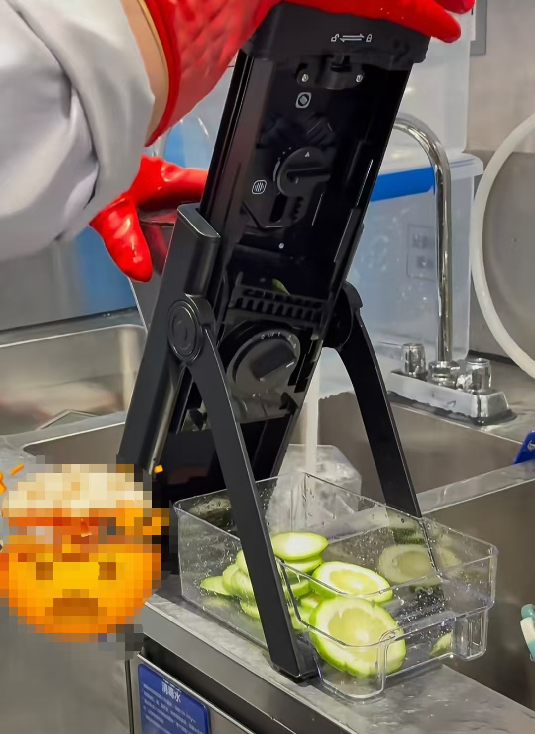 瑞幸上新水果切片器！打工人：退退退！