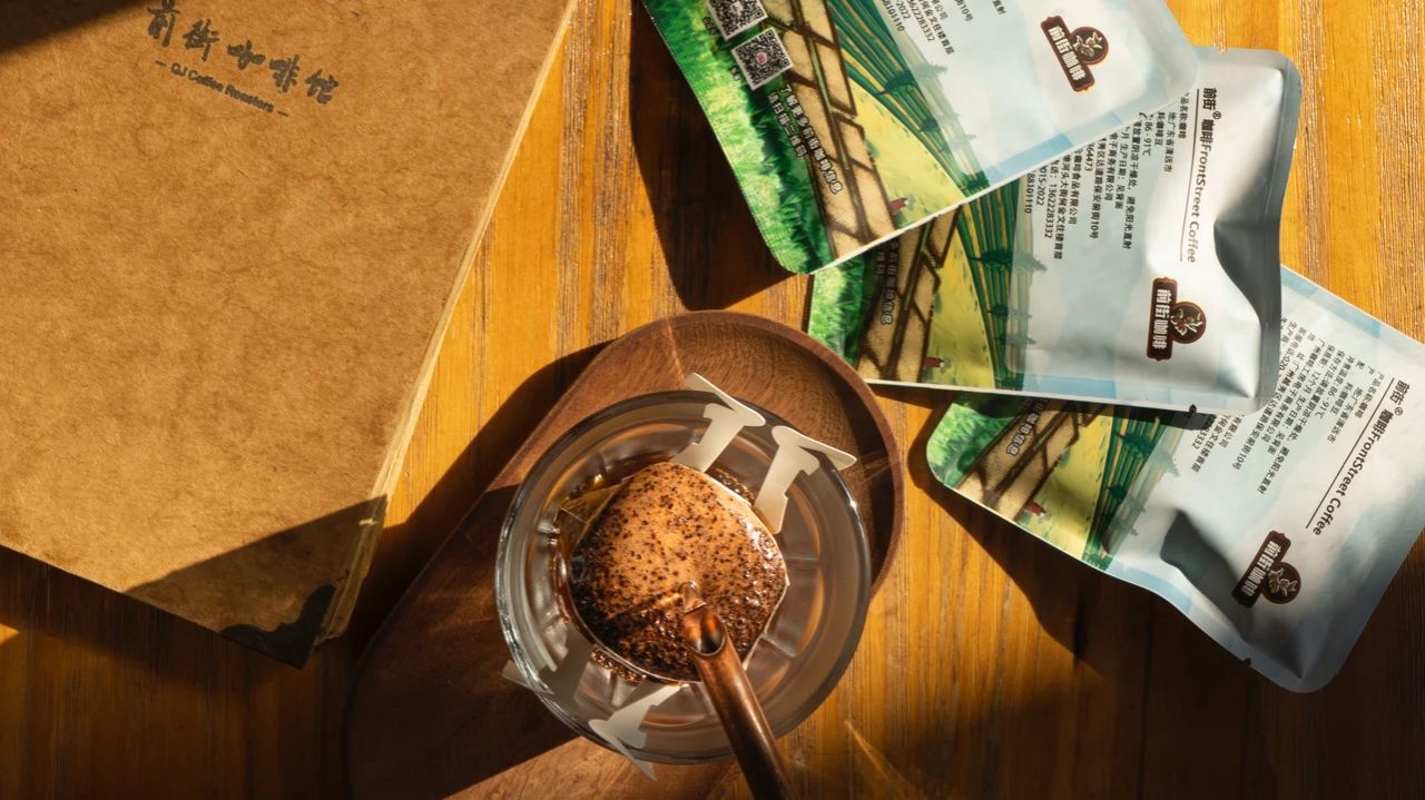 一包挂耳咖啡冲多少毫升水最合适？滤袋式挂耳属于手冲咖啡吗？