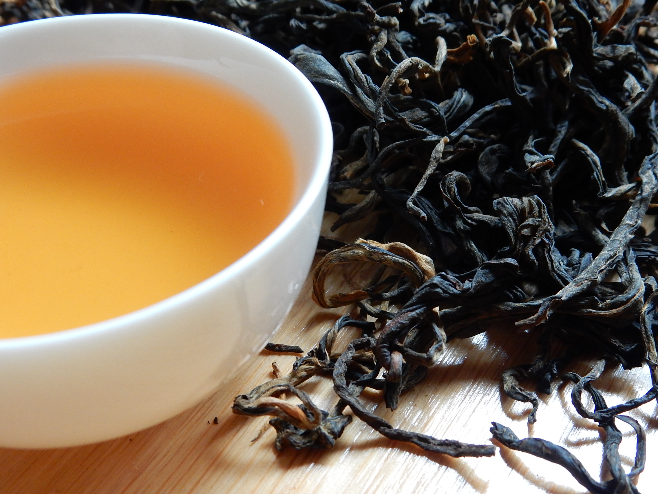 云南古树工夫滇红茶、高山紫红茶、正山小种、红玉红茶的风味特征对比，哪一款红茶性价比更高？