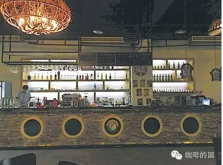【有钱，任性】180万装修咖啡厅，遭客人吐槽后砸掉重装