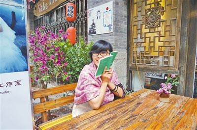 重庆妹子私人定制工作 去大理当了4天咖啡店老板