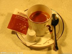 意大利德龙EC155泵压式半自动咖啡机