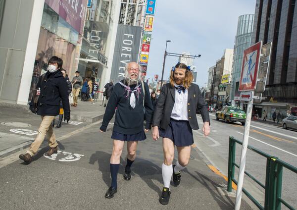 日咖啡馆推出少女陪散步业务：客人可要求被掌掴