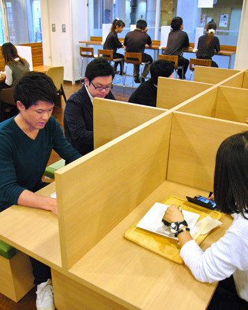 一个人咖啡店 采用逆向营销策略单身学生福音来袭