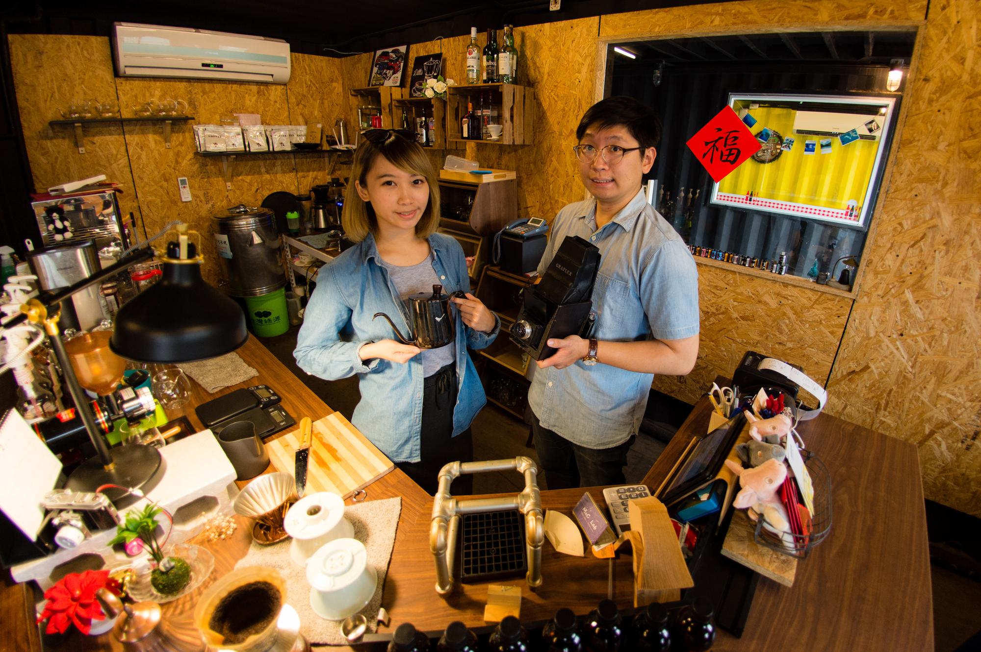 咖啡和暗房的出轨实验室《Moffee Coffee & Cafilm Room》