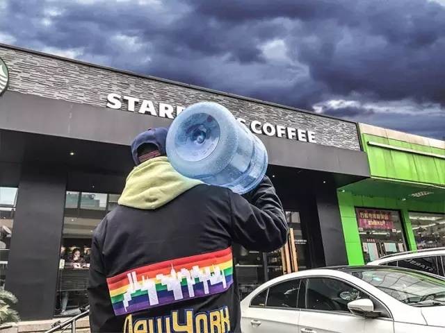 这周六，广州星巴克免费喝咖啡！赶紧带上你的“大宝贝”！