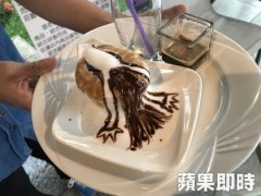 3D贞子爬出咖啡杯　贞子拉花6分钟搞定