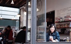 玛莉的手冲咖啡示范 冲泡咖啡是种享受而不是噱头