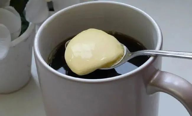不建议喝“防弹咖啡”的三大理由 盘点防弹咖啡的危害与缺点对女性身体有害吗