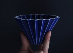 常见手冲咖啡滤杯有哪些？V60滤杯与蛋糕滤杯的区别_v60滤杯技巧