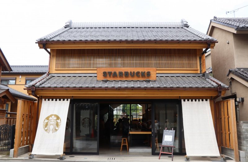 星巴克门店多少家银行里星巴克甄选店 全球最酷星巴克门店大盘点