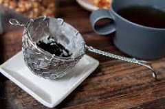 茶包和散叶茶哪个更好？碎茶好还是不碎的茶好？碎茶叶为什么便宜