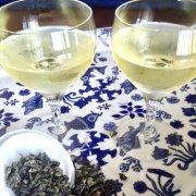 铁观音茶属于乌龙茶吗？铁观音要哪里产的才正宗？怎么冲泡才好喝