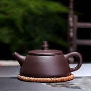 宋种黄枝香型单枞茶用老旧紫砂壶怎么冲泡？用多少度水来泡合适？